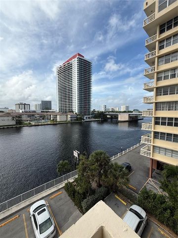 $349,900 | 1833 South Ocean Drive, Unit 511 | Oceanside