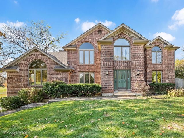 $699,500 | 1S676 Blakewood Court | Winfield Township - DuPage County