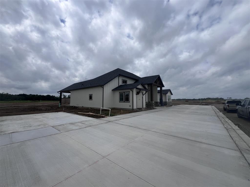 a house view with a yard