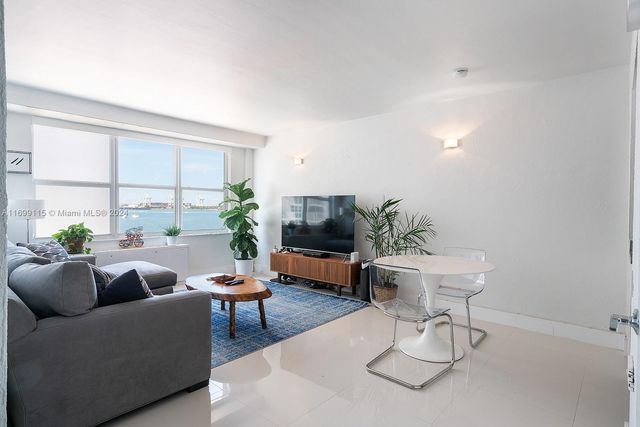 $2,225 | 1250 West Avenue, Unit 4F | Bay Garden Manor Condominium