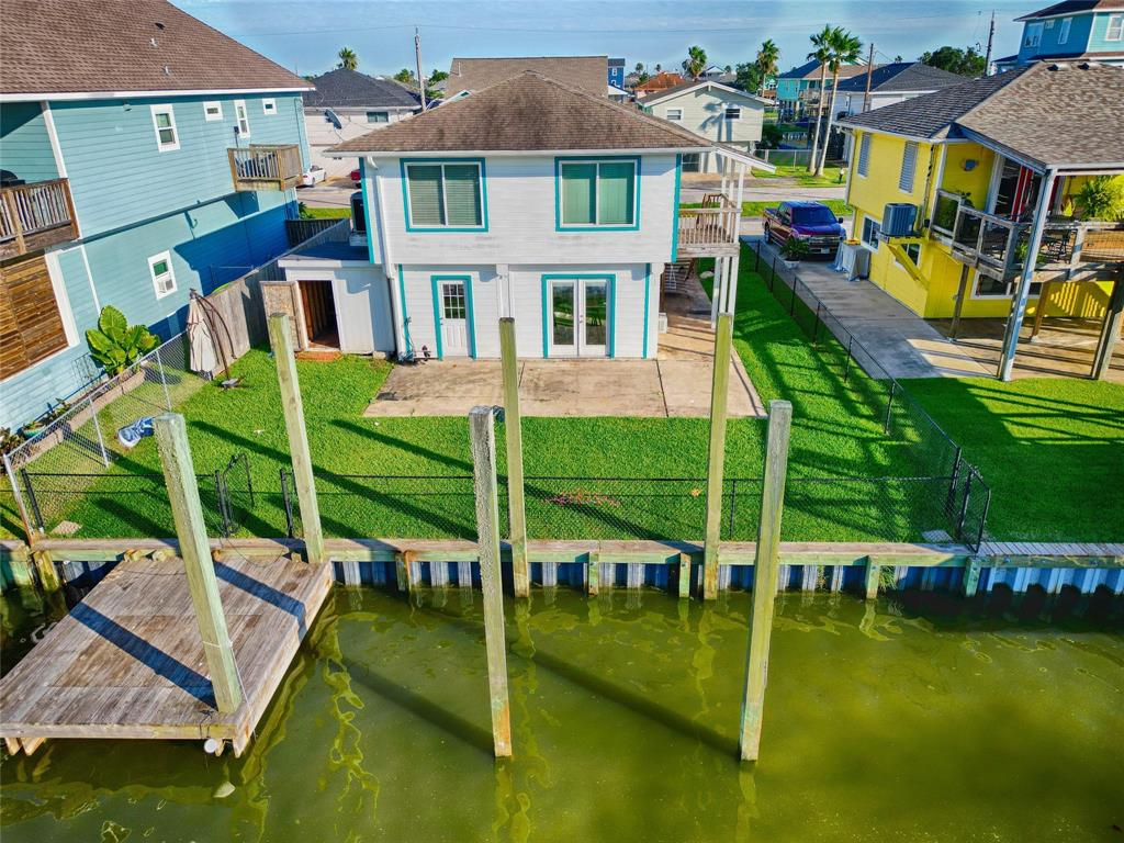 Great Waterfront home in Bayou Vista