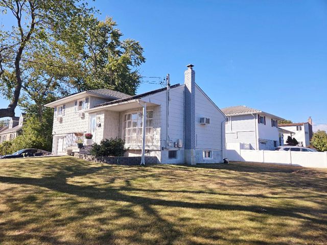 $799,000 | 19 7th Avenue | South Farmingdale