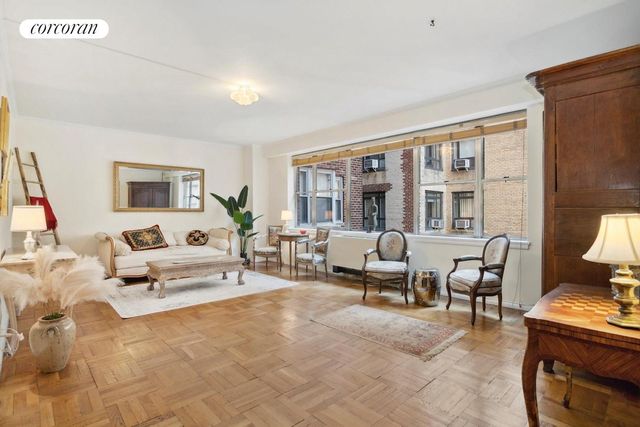 $730,000 | 12 Beekman Place, Unit 8D | Midtown East