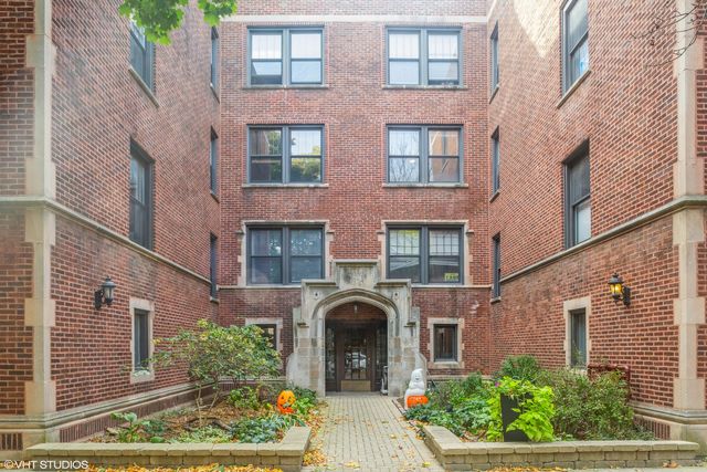 $225,000 | 5954 North Lakewood Avenue, Unit 2W | Magnolia Glen