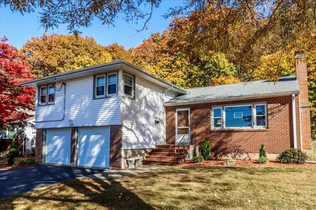 $425,000 | 155 Brentwood Road | Newington