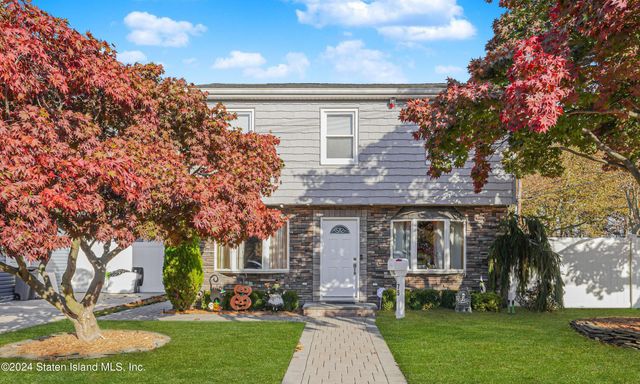 $1,089,000 | 75 Maplewood Avenue | Richmond Town