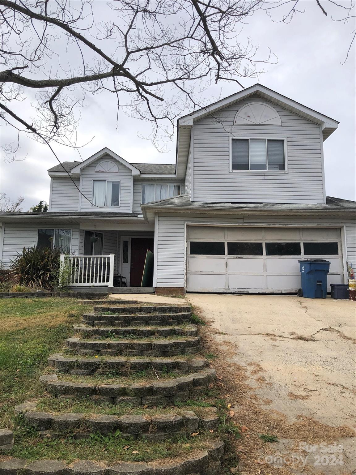 a front view of house with yard