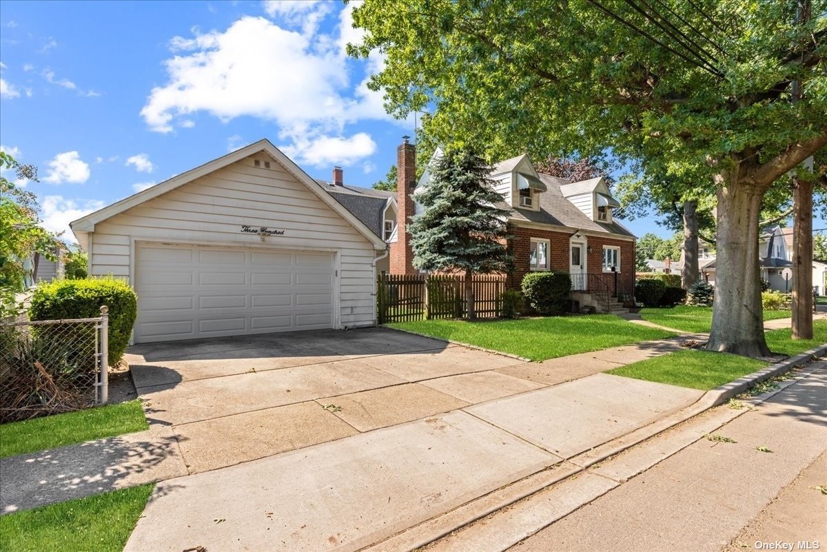 a front view of house with yard