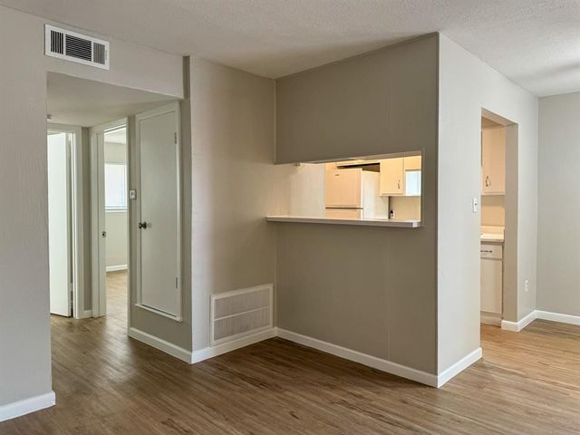 $795 | 2101 6th Avenue North, Unit 3 | Kohfeldt Heights