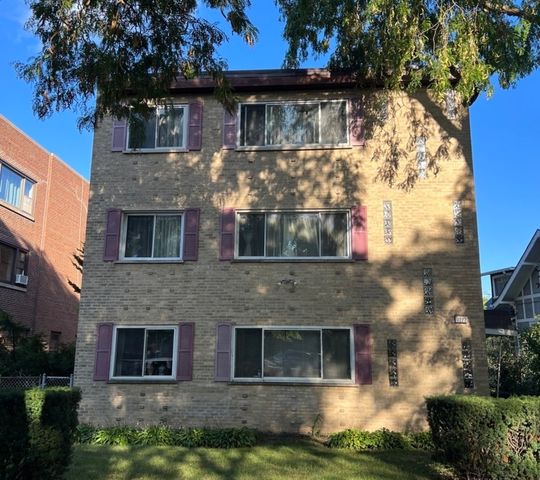 $1,700 | 7227 North Ridge Boulevard, Unit 2C | East Rogers Park