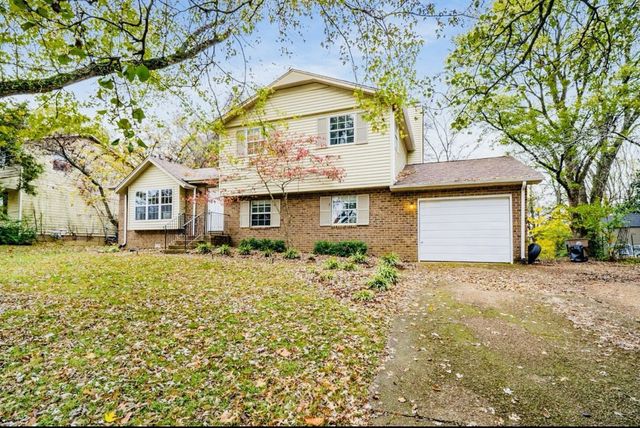 $475,000 | 5148 Roxborough Drive | Donelson-Hermitage-Old Hickory