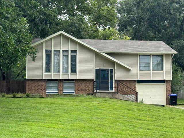 $260,000 | 8021 Southwest 21st Terrace | Mission Township - Shawnee County