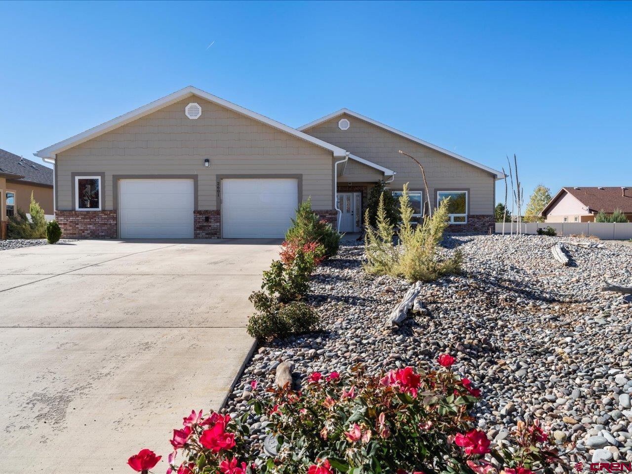 a front view of house with yard