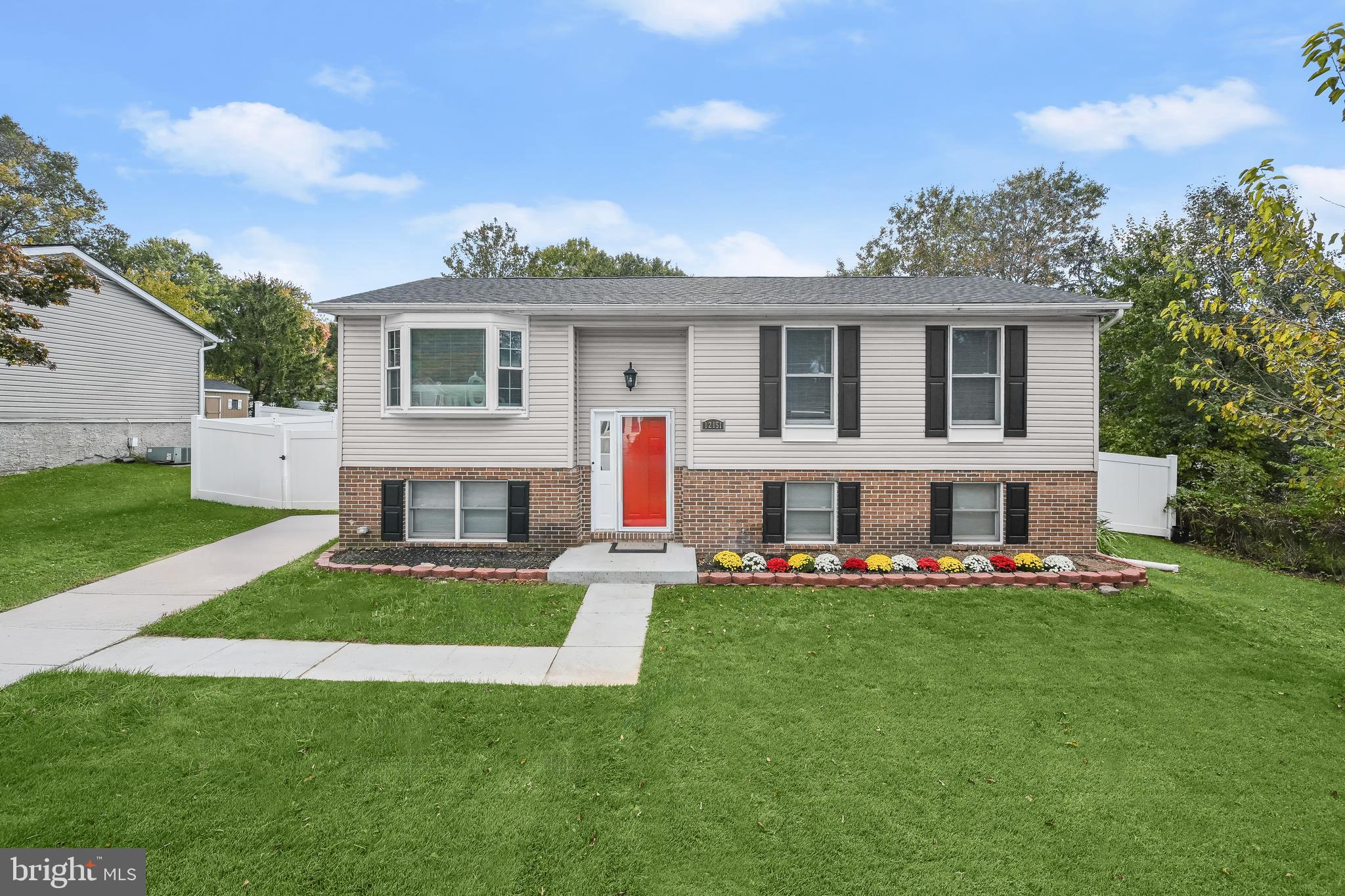 a front view of house with yard