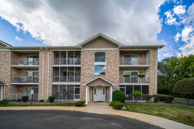 $223,900 | 16032 Crystal Creek Drive, Unit 3A | Orland Park