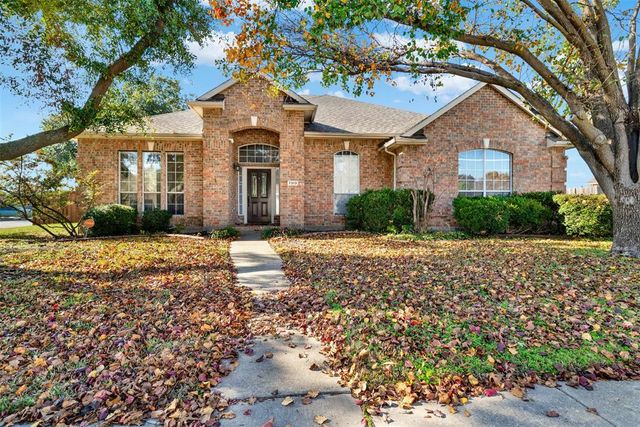 $425,000 | 7313 Silverthorn Drive | Rowlett