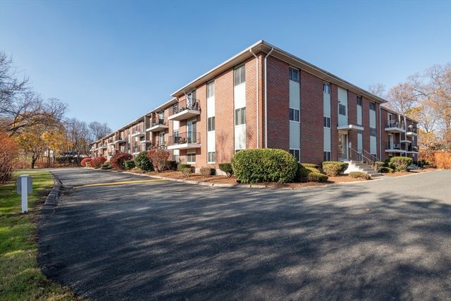 $319,000 | 83 R Hobart Street, Unit F3 | Danvers Center