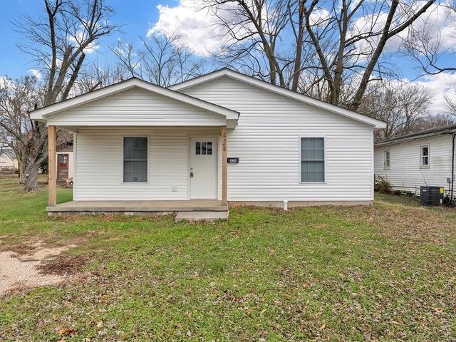 $130,000 | 424 South Park Street | Sullivan