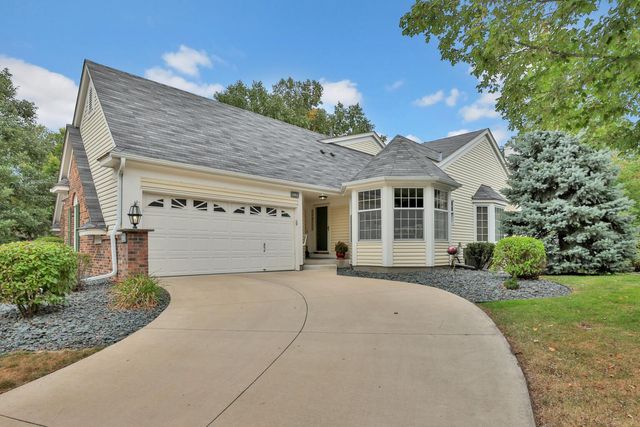 $415,000 | 1263 Pondview Lane | White Bear Township