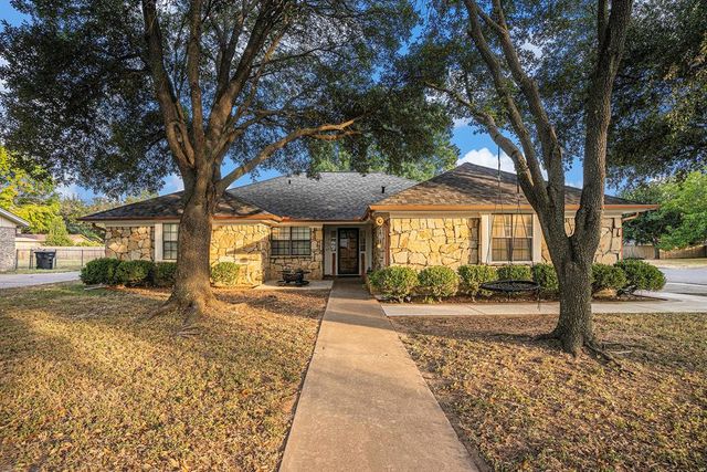 $299,900 | 1219 Surry Pl Drive | Cleburne