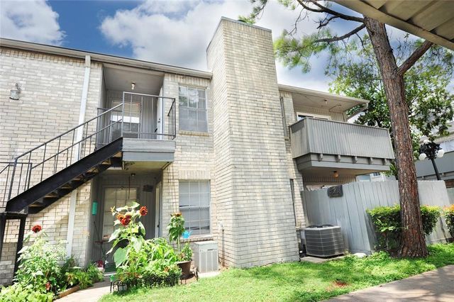 $128,000 | 9700 Leawood Boulevard, Unit 2110 | Alief