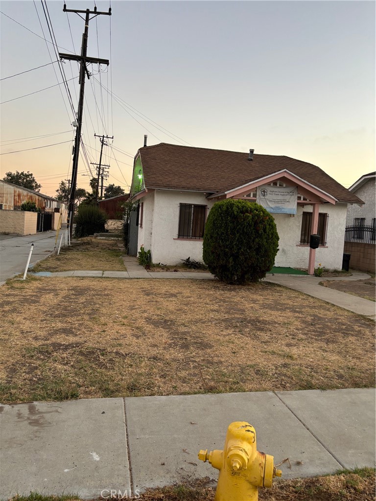 a view of a house with a patio