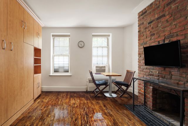 $380,000 | 210 East 21st Street, Unit 2D | Gramercy