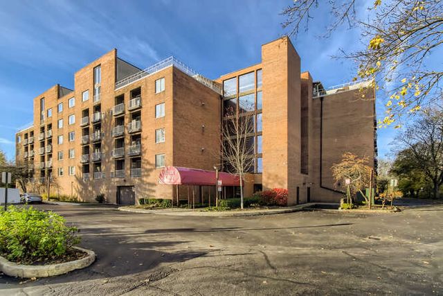 $1,700 | 1450 Plymouth Lane, Unit 415 | Elgin