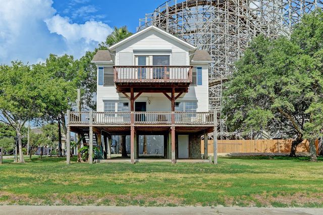 $1,000,000 | 308 Bay Avenue | Kemah