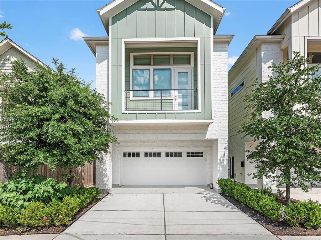 Welcome to 1432 Prince St. C! A newer construction home in desirable, walkable Houston Heights.