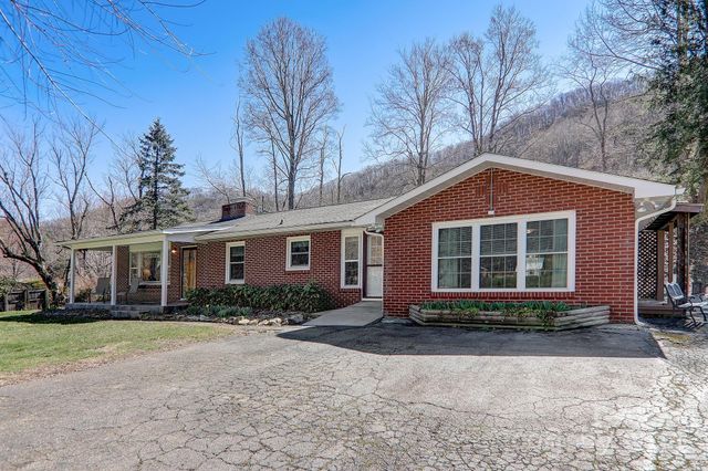 $449,000 | 2541 Dellwood Road | Ivy Hill Township - Haywood County