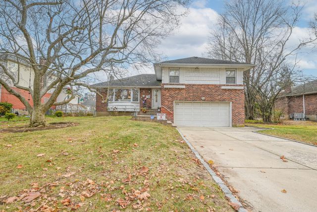 $1,380,000 | 216 Birch Drive | Herricks