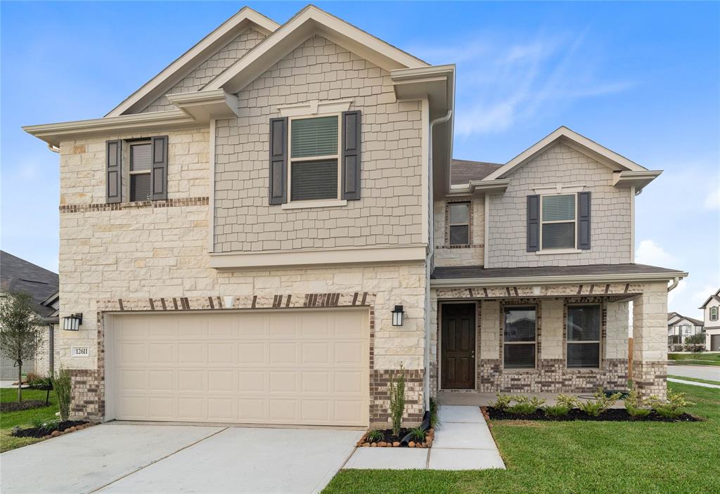 Welcome home to 12611 Blue Jay Cove Lane located in Lakewood Pines and zoned to Humble ISD!