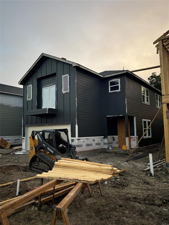 a house view with a backyard space