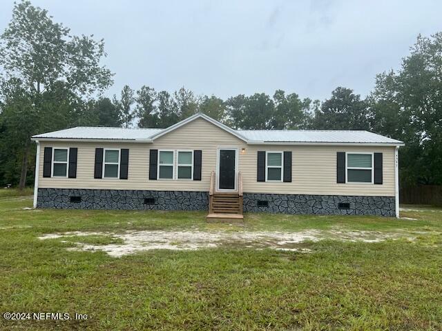 Front View of Home & Property