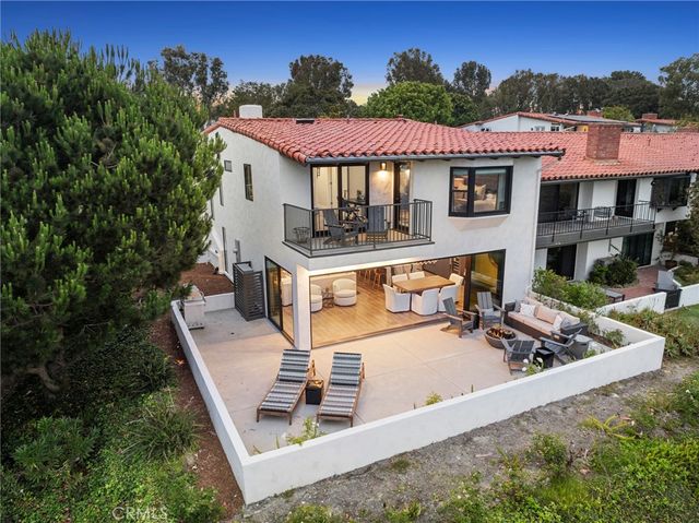 $2,949,000 | 655 Vista Bonita | East Bluff-Harbor View