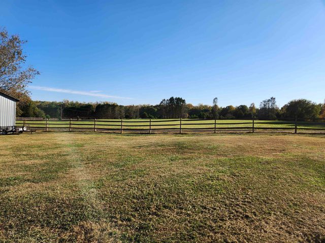 $750,000 | 240 Simmons Road