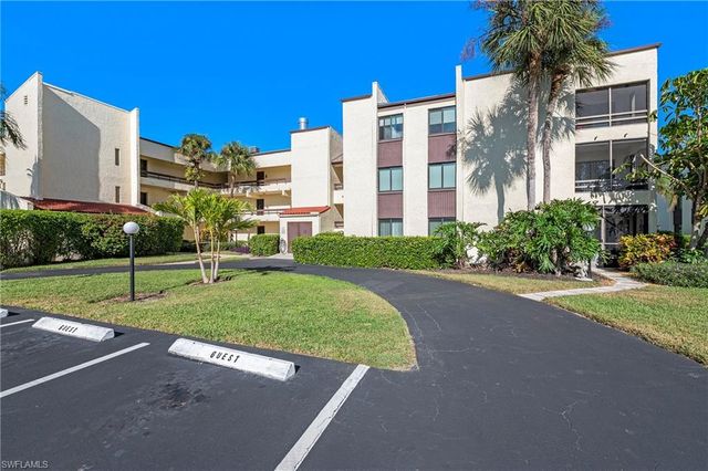 $269,000 | 3635 Boca Ciega Drive, Unit 208 | Lakewood