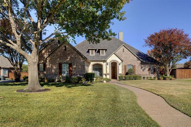 $799,500 | 316 Applewood Lane | Far North Fort Worth