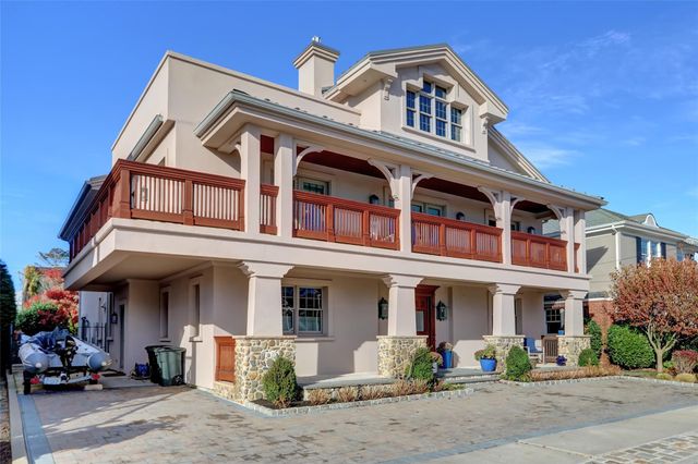 $2,950,000 | 103 Lynbrook Avenue | Point Lookout