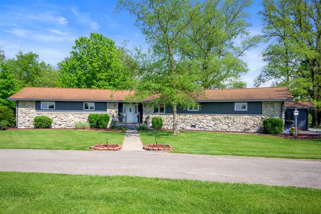 $555,000 | 2141 North 100th Street East | Licking Township - Blackford County