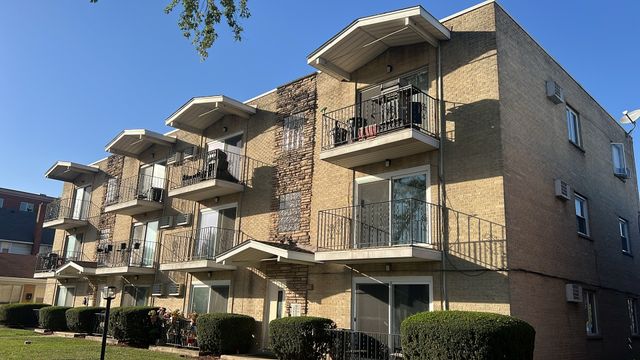 $180,000 | 1250 Washington Street, Unit 8 | Des Plaines