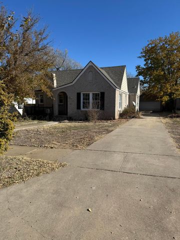 $195,000 | 811 South Palo Duro Street | Country Club Terrace