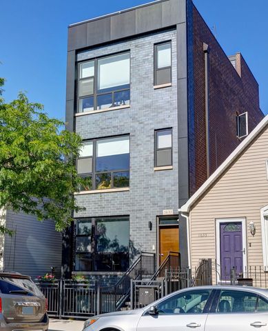 $679,000 | 1631 South Carpenter Street, Unit 1 | Pilsen