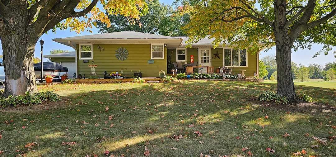 a front view of house with yard