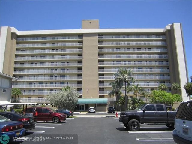 $352,000 | 2611 North Riverside Drive, Unit 504 | Hillsboro Shores