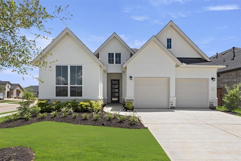 Exterior of Bandera Transitional home