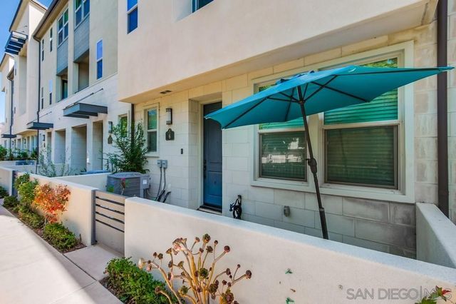 $1,179,900 | 16755 Coyote Bush Drive, Unit 6 | Del Sur