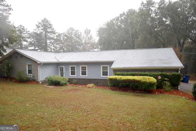 $295,500 | 5828 Green Hill Drive | Macon-Bibb County