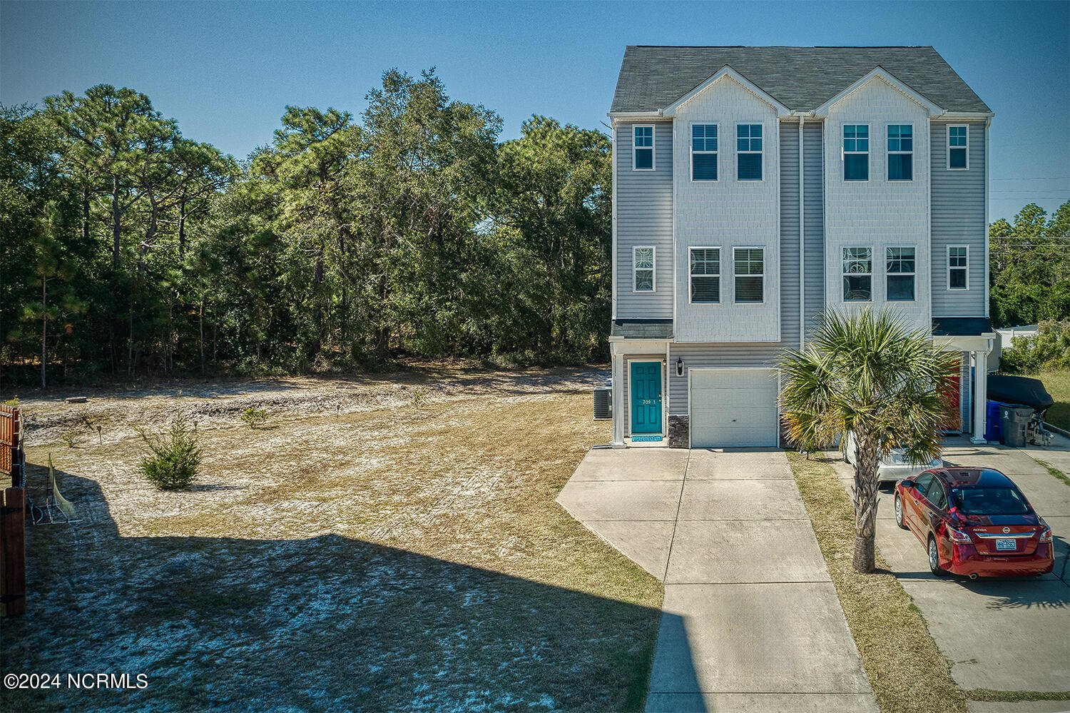 709-elton-ave-aerial-front-view-side-yar